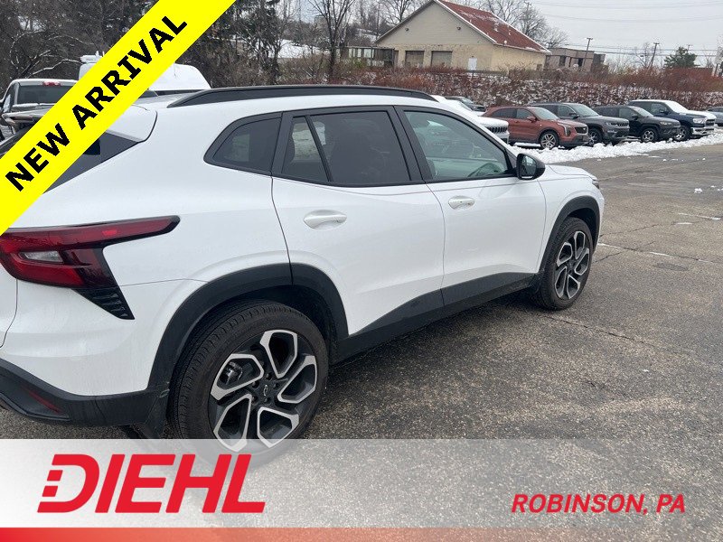 Used 2025 Chevrolet Trax RS image 7