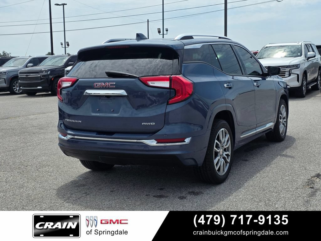 Used 2024 GMC Terrain Denali w/ Denali Premium Package AWD/4WD image 8