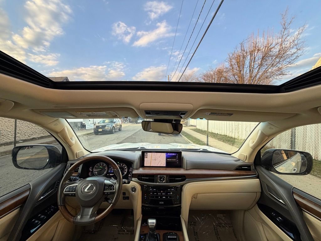 Used 2016 Lexus LX 570 4WD w/ Luxury Package image 30