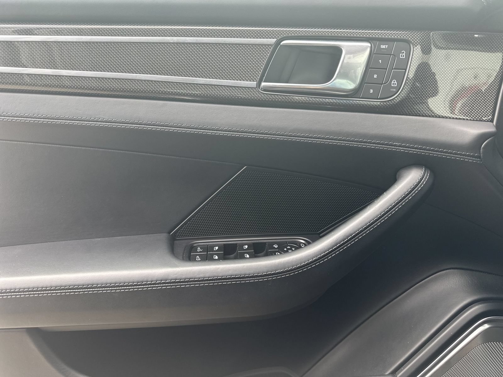 Certified 2023 Porsche Panamera 4 Platinum Edition AWD/4WD image 17