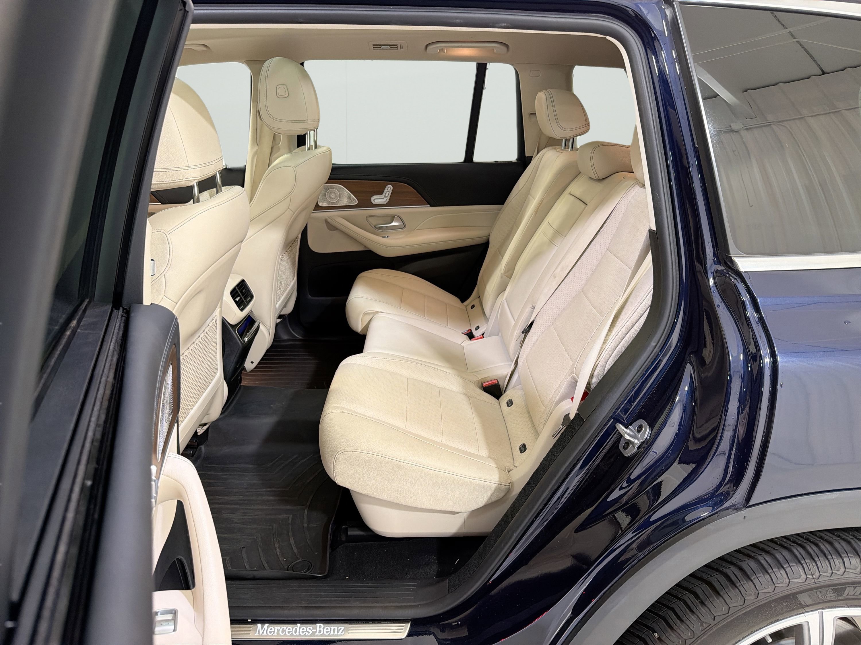 Used 2022 Mercedes-Benz GLS 450 4MATIC image 28