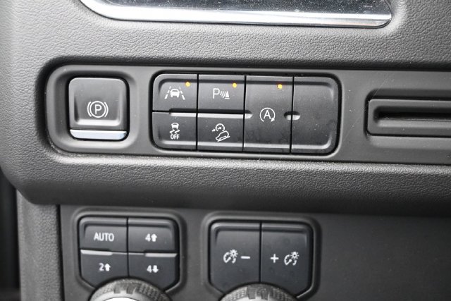Used 2023 Chevrolet Suburban Premier AWD/4WD image 35