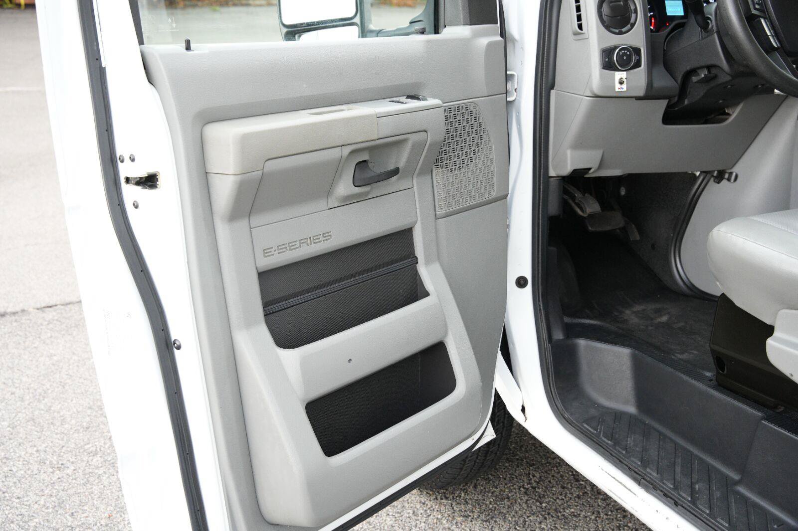 Used 2023 Ford E-350 and Econoline 350 Super Duty w/ Power Windows & Locks Group RWD image 32