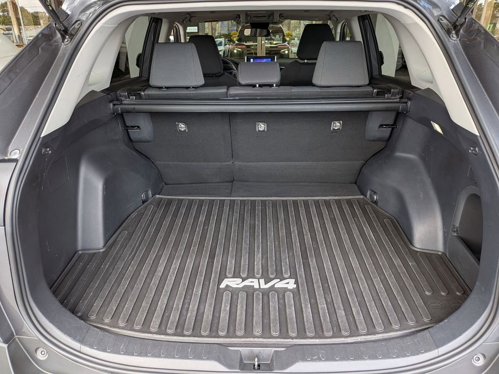 Used 2025 Toyota RAV4 XLE image 7