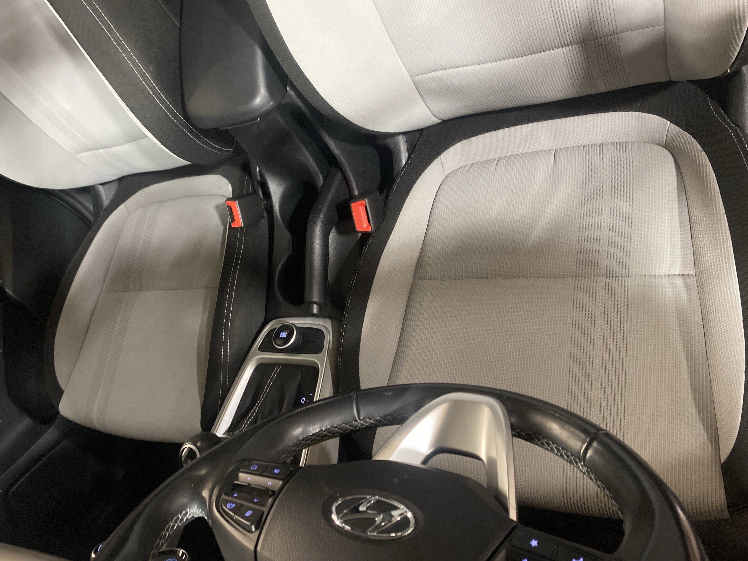 Used 2023 Hyundai Venue SEL image 15