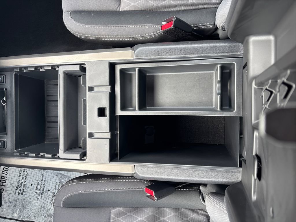 Used 2024 Nissan Titan SV w/ SV Bronze Edition Package image 21