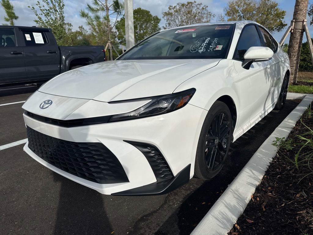 Used 2025 Toyota Camry SE w/ Multimedia Upgrade Package