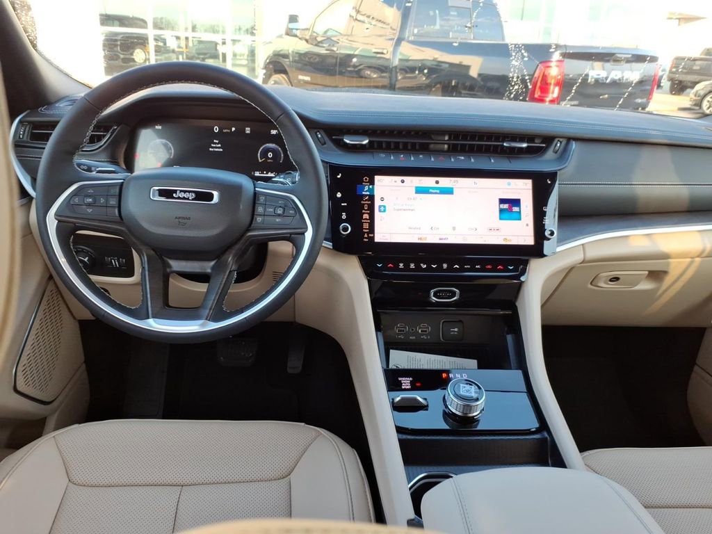 New 2026 Jeep Grand Cherokee L Limited w/ Luxury Tech Group II image 11