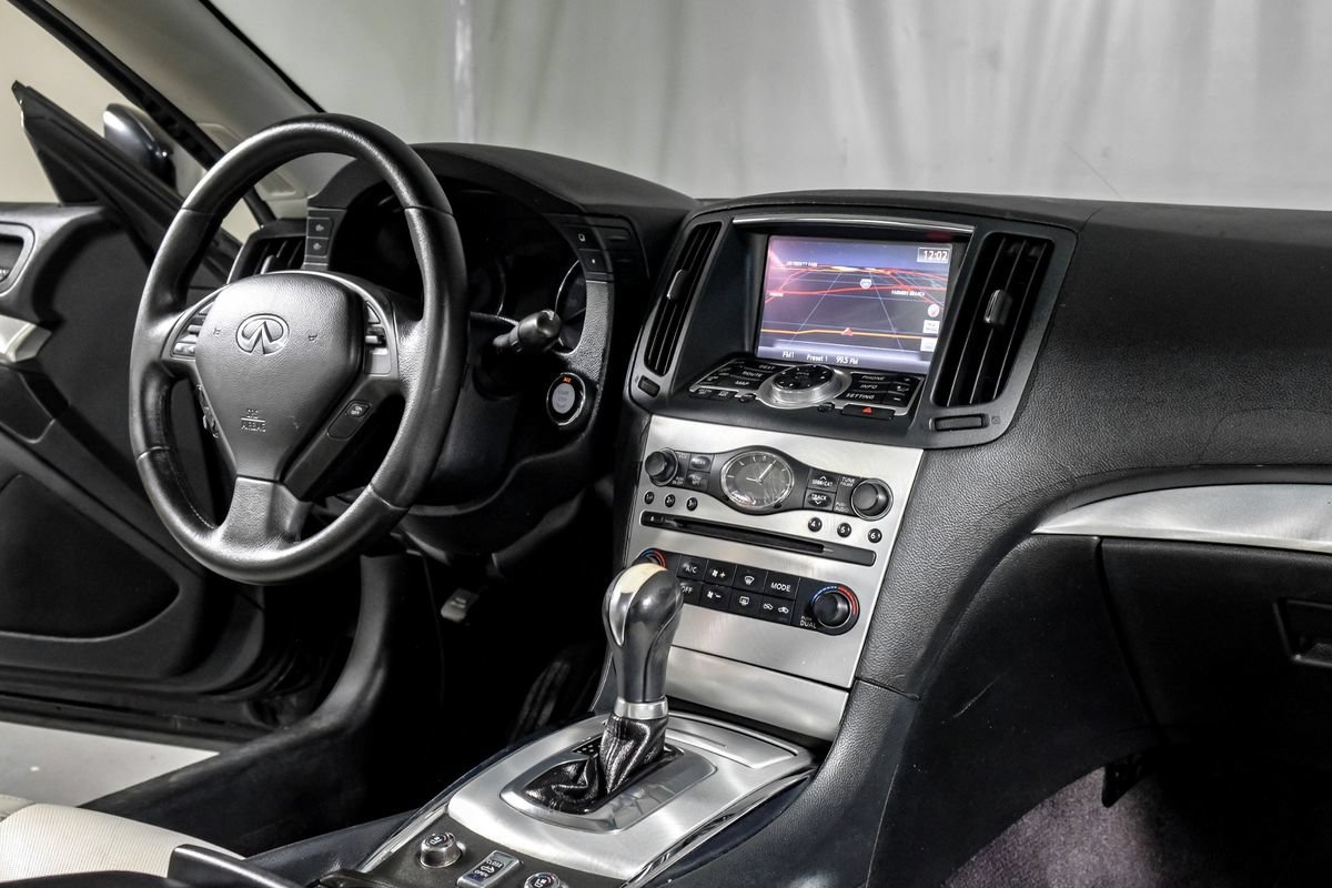 Used 2010 INFINITI G37 Convertible w/ Premium Pkg RWD image 14