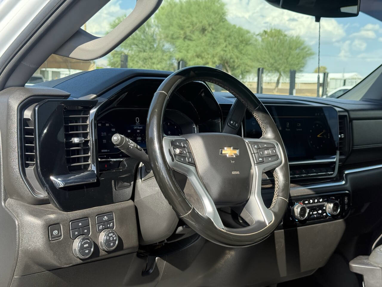 Used 2024 Chevrolet Silverado 2500 LT image 20