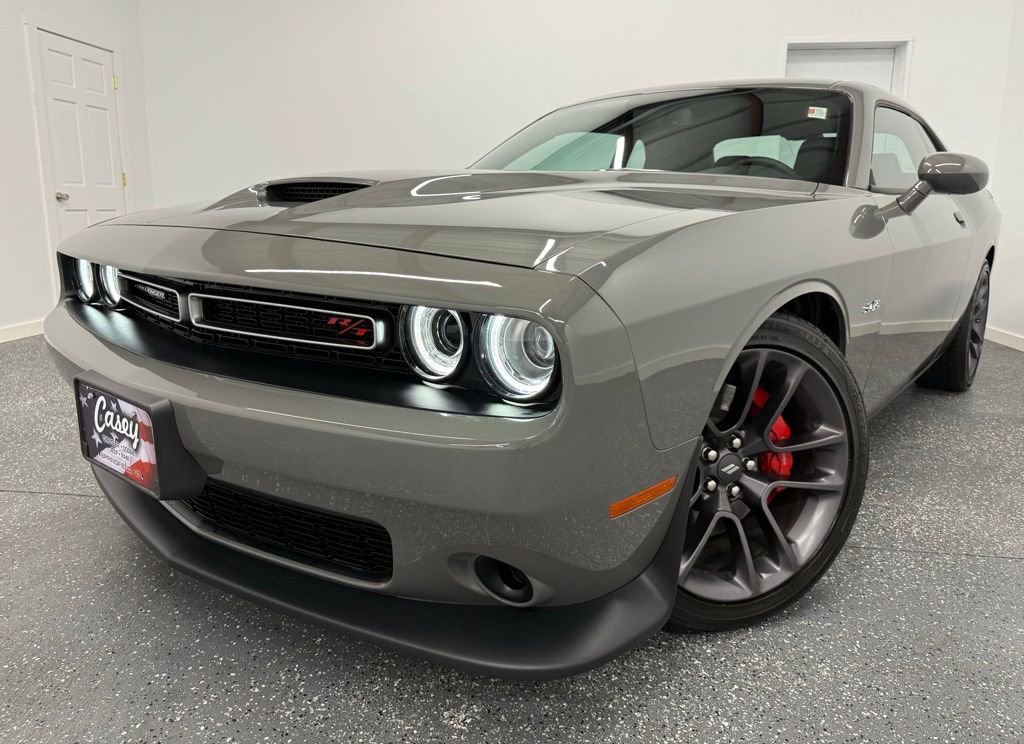 Used 2023 Dodge Challenger R/T w/ Performance Handling Group image 4