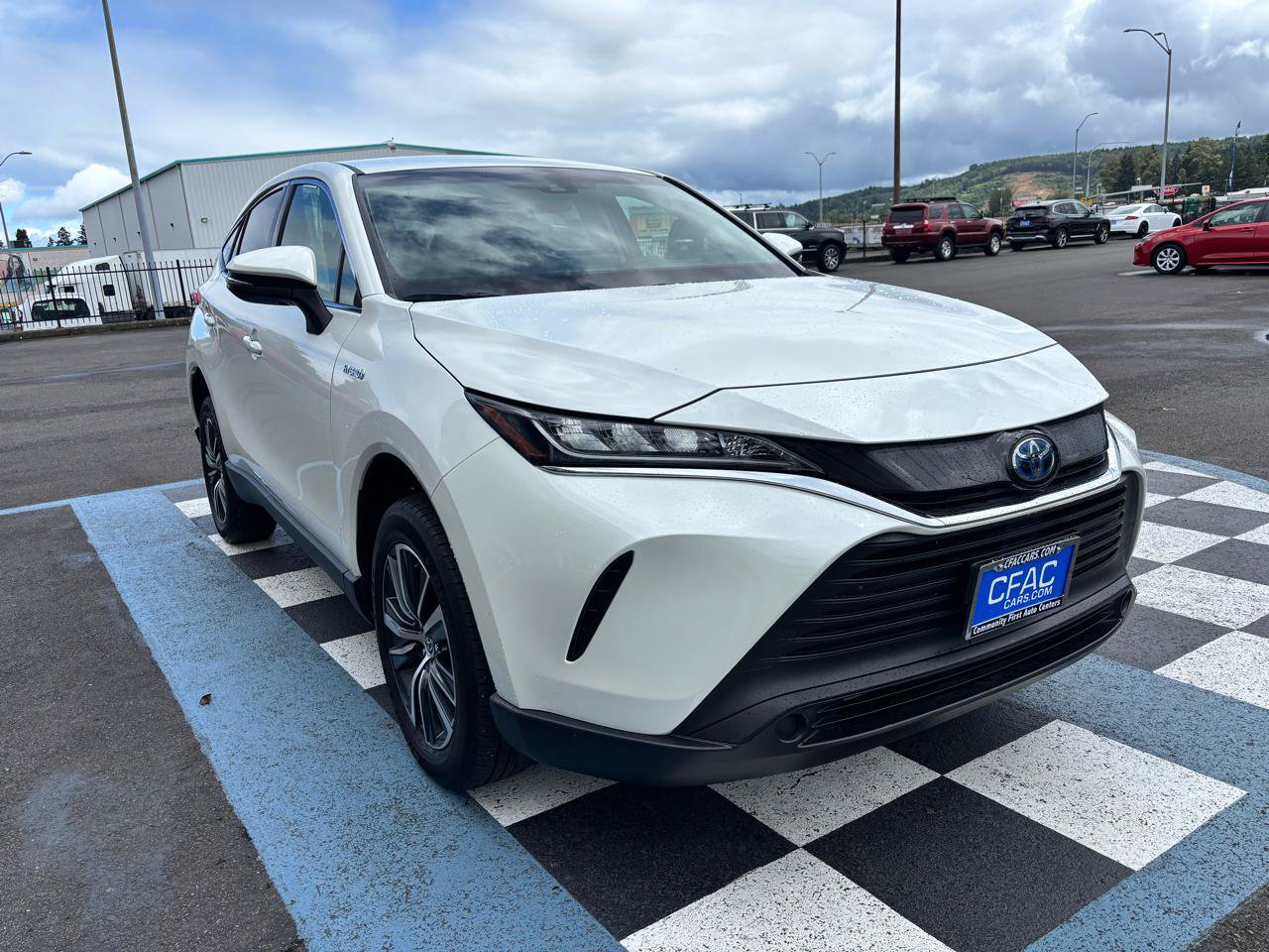 Used 2021 Toyota Venza LE AWD/4WD image 7