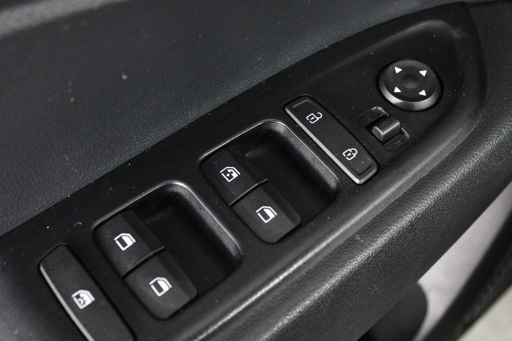 Certified 2024 Hyundai Venue SEL image 22