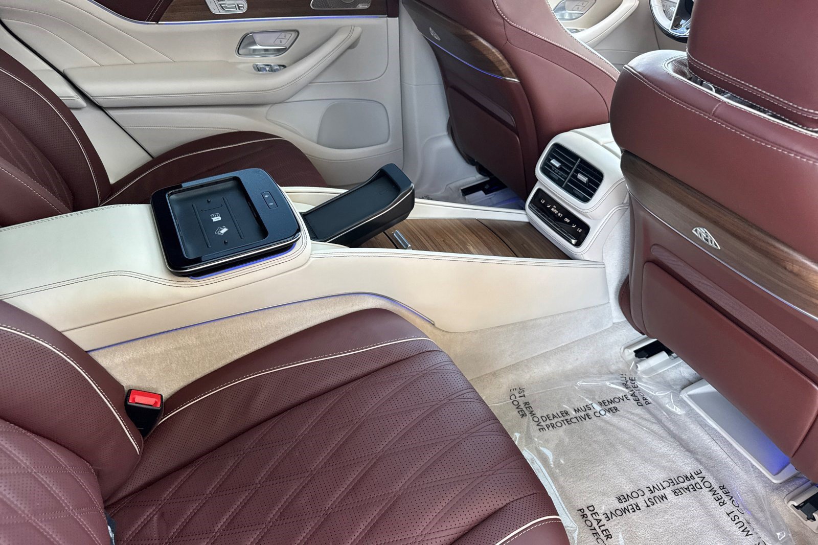 Certified 2024 Mercedes-Benz Maybach GLS 600 4MATIC image 35