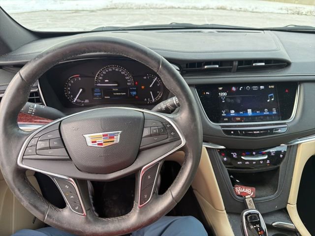 Used 2017 Cadillac XT5 Premium Luxury image 8