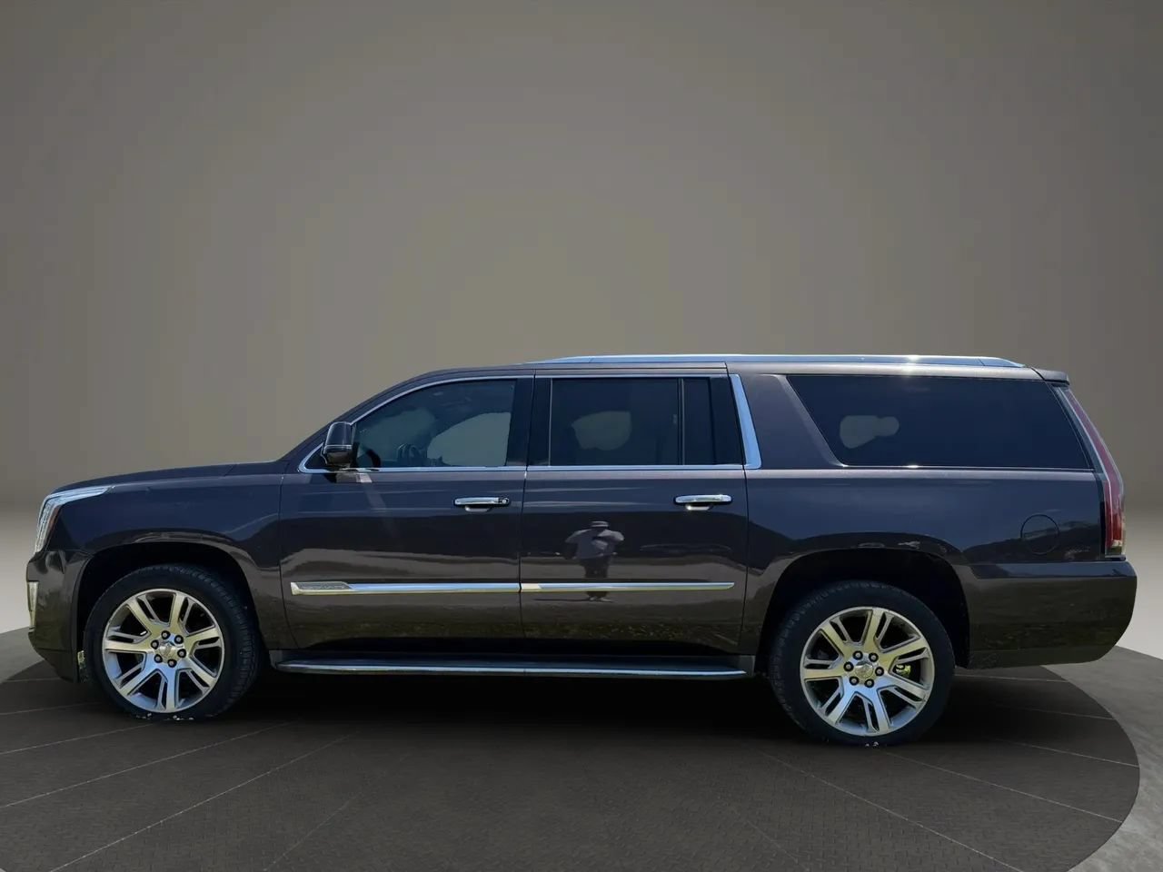 Used 2015 Cadillac Escalade ESV Premium AWD/4WD image 2