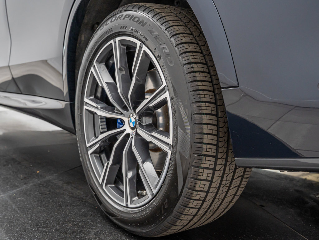 Used 2022 BMW X5 xDrive40i w/ M Sport Package AWD/4WD image 52