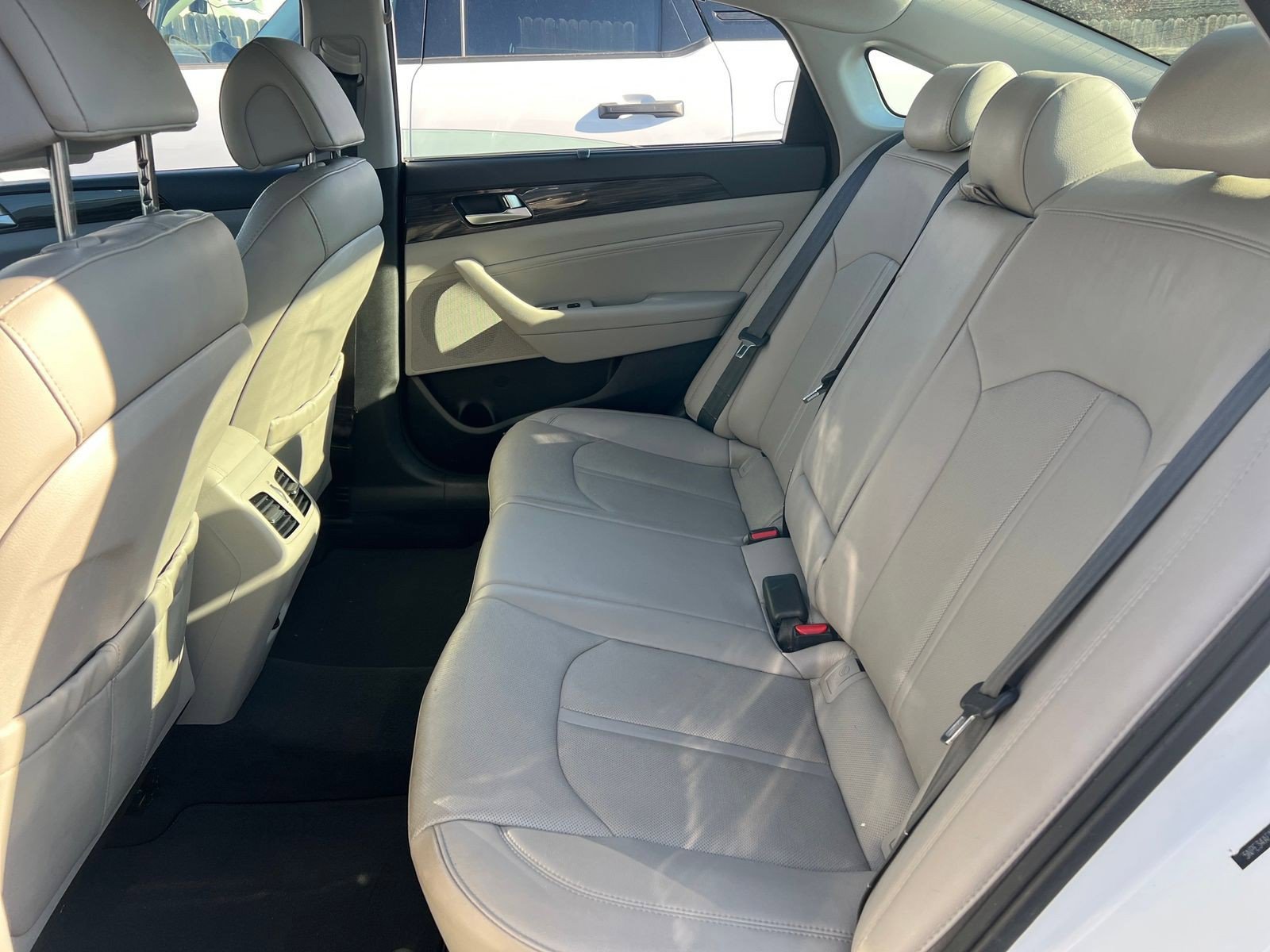 Used 2015 Hyundai Sonata Limited w/ Option Group 06 FWD image 25