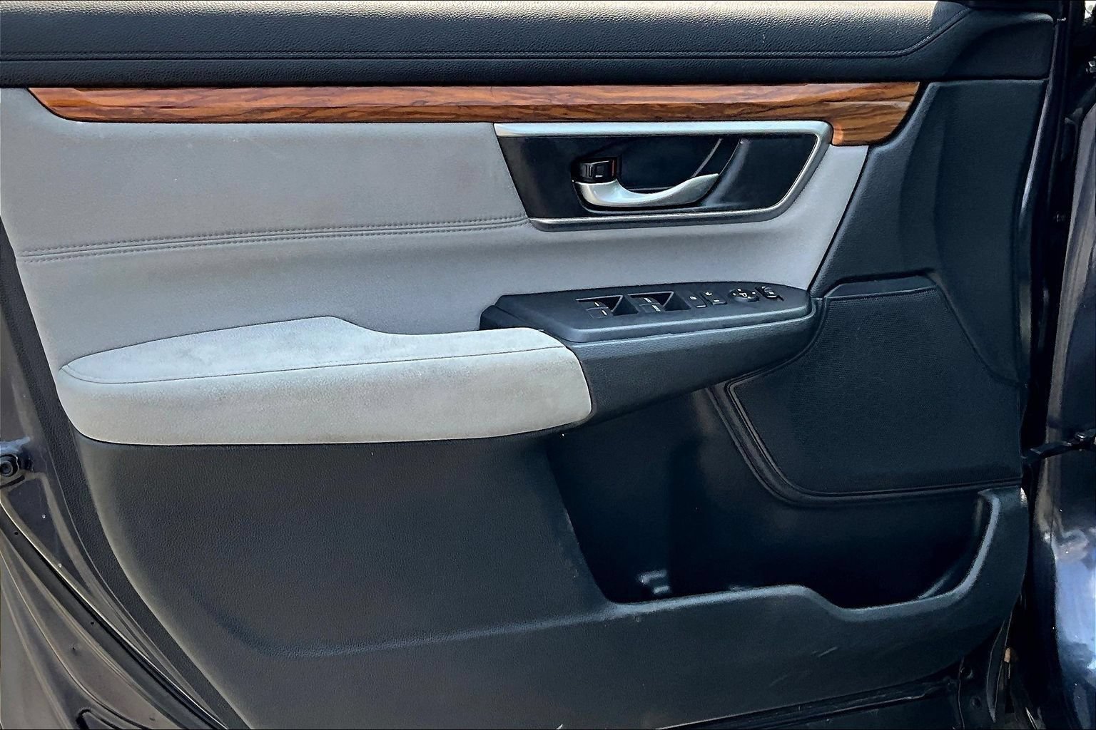 Used 2019 Honda CR-V EX image 17