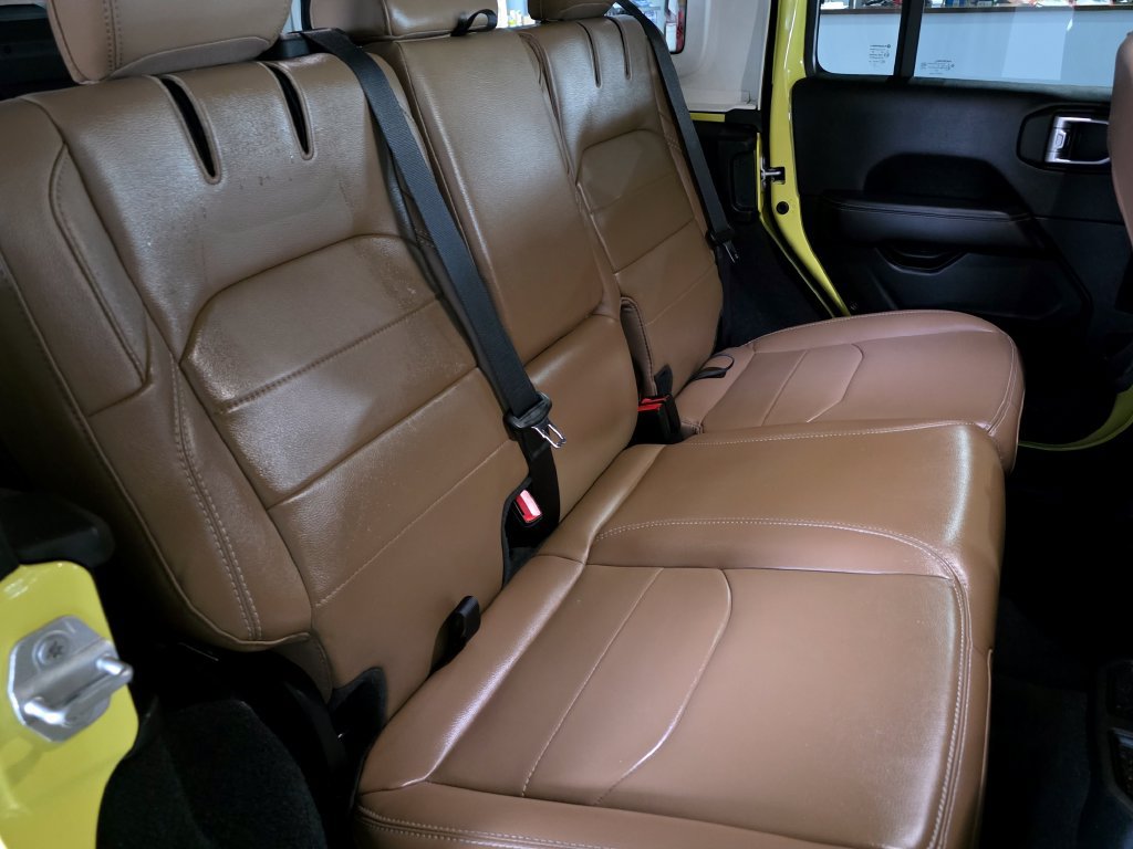 Used 2023 Jeep Wrangler Unlimited Sahara AWD/4WD image 22