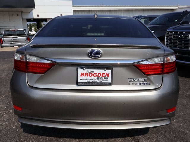 Used 2015 Lexus ES 300h w/ Navigation System Package FWD image 6