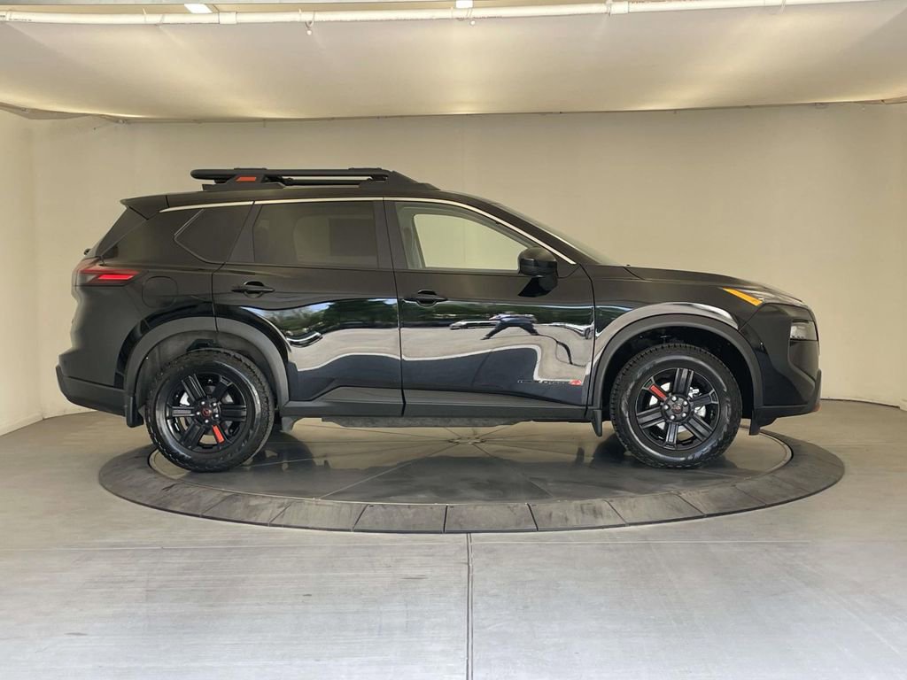 Used 2025 Nissan Rogue SV AWD/4WD image 8