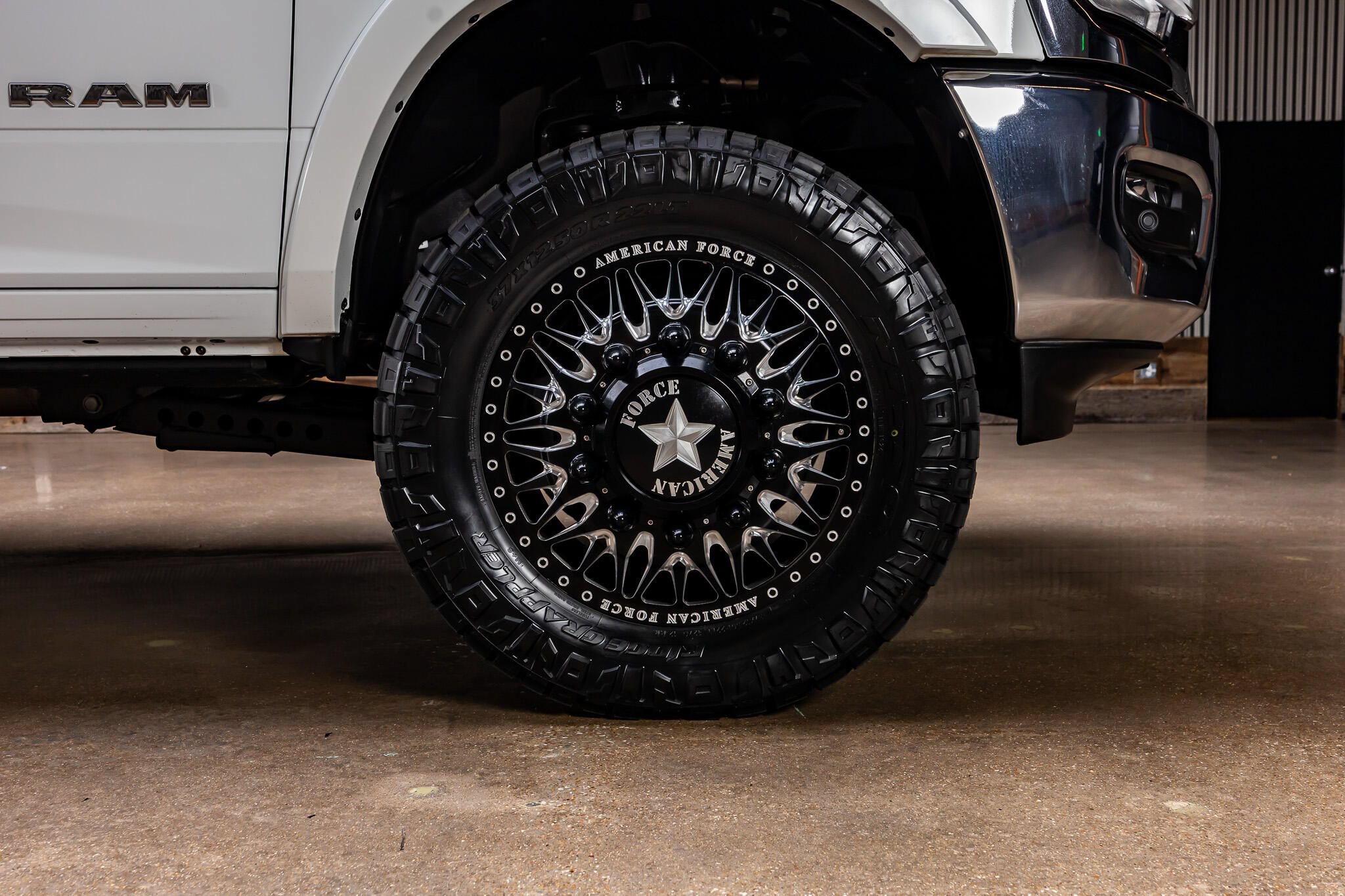 Used 2022 RAM 3500 Laramie AWD/4WD image 11