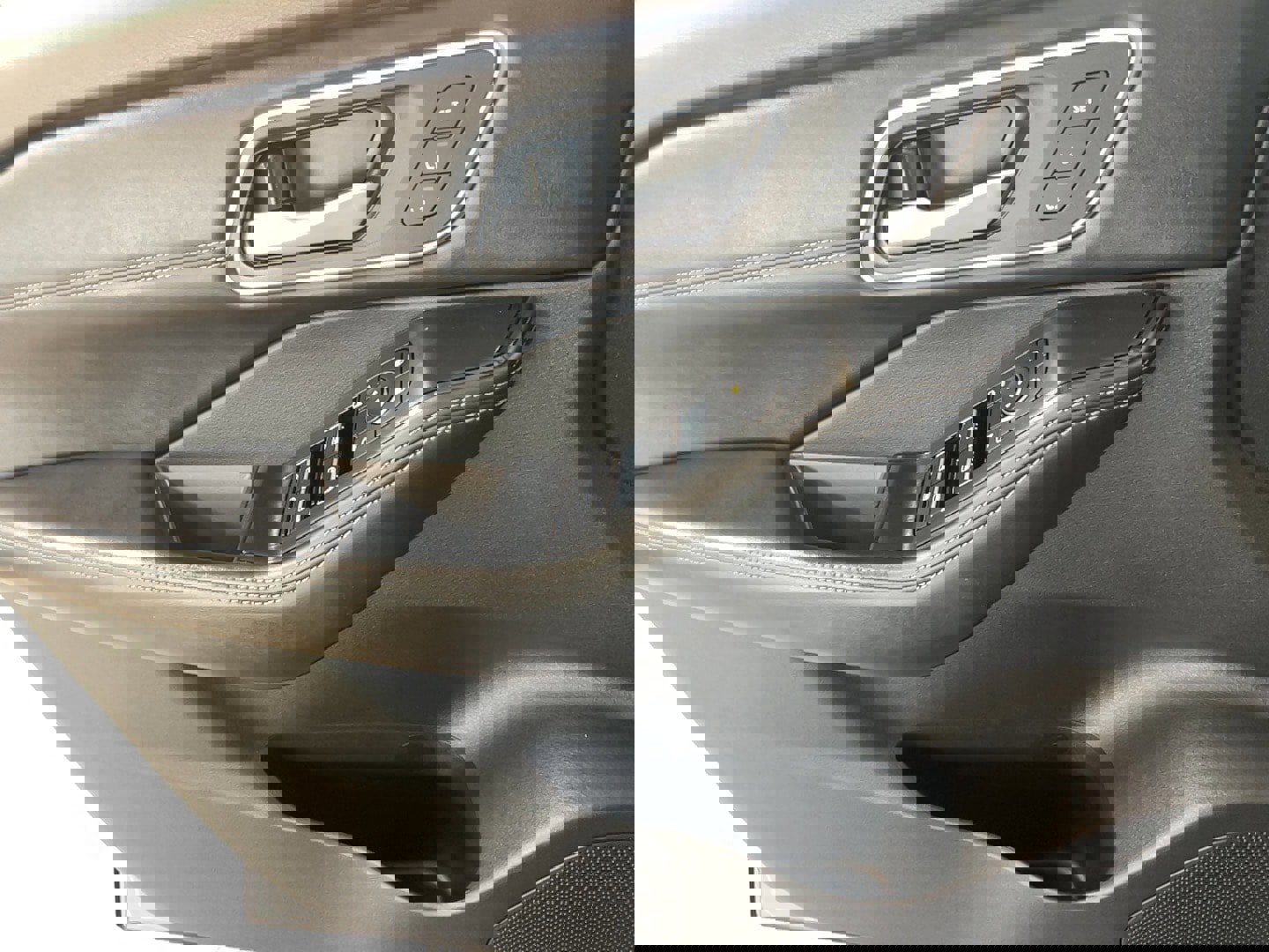 Used 2023 Nissan Rogue Platinum w/ Platinum Premium Package image 17