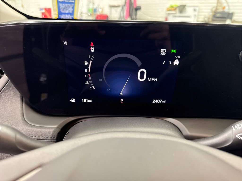 Used 2025 Buick Encore GX Avenir w/ Avenir Technology Package image 23