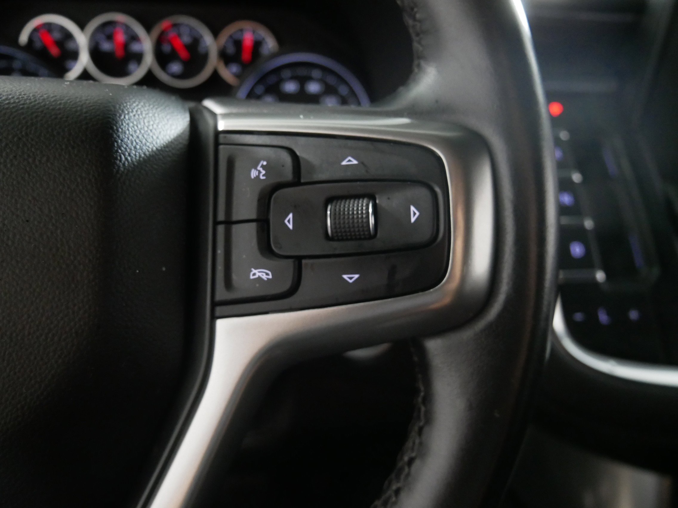 Used 2023 Chevrolet Tahoe LS image 28