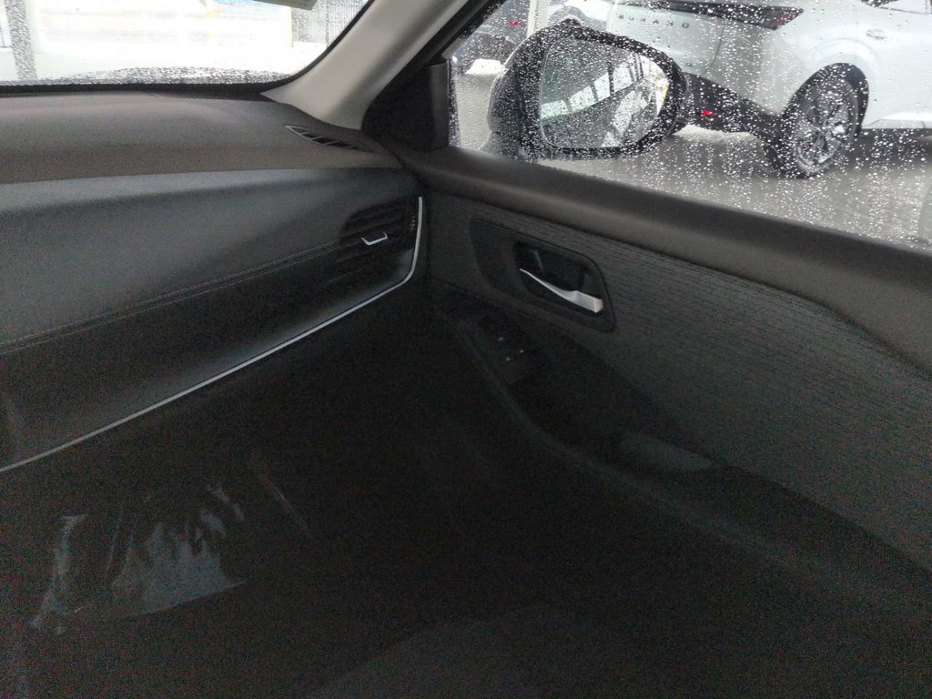 Certified 2021 Nissan Rogue SV AWD/4WD image 17