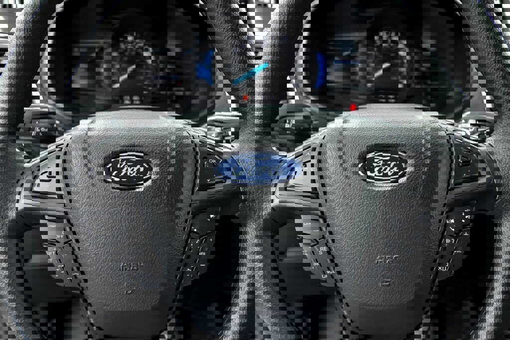 New 2024 Ford Edge SE w/ Black Appearance Package image 33