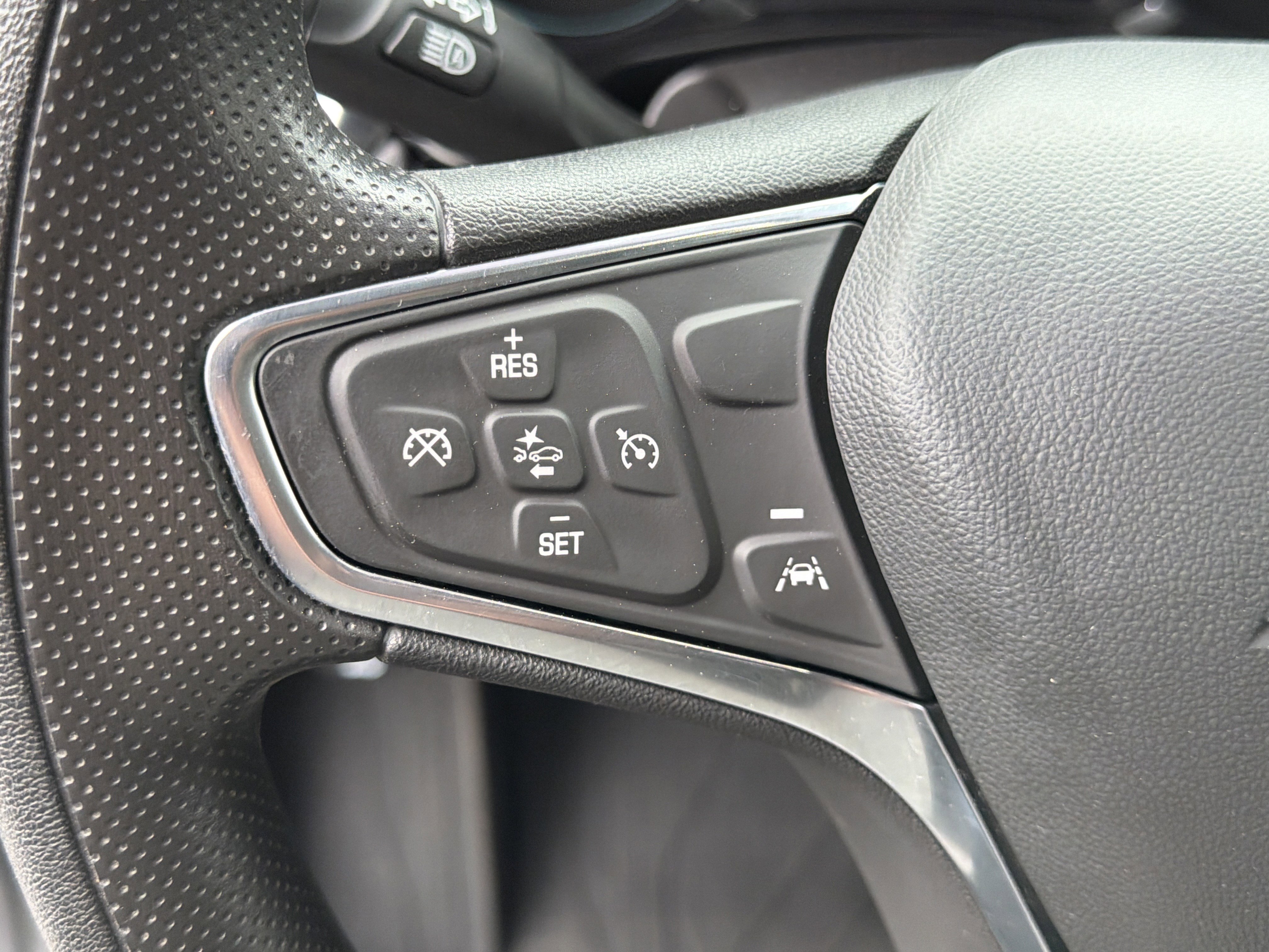 Used 2024 Chevrolet Equinox LS w/ LS Convenience Package image 24