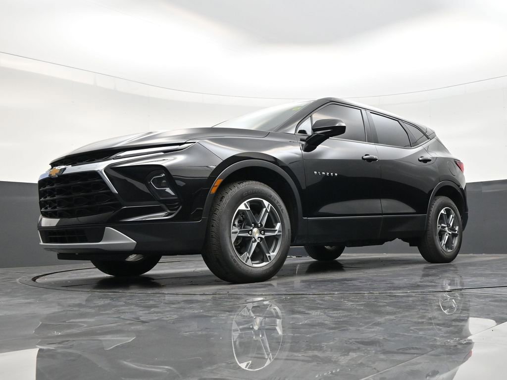 Used 2025 Chevrolet Blazer LT FWD image 20