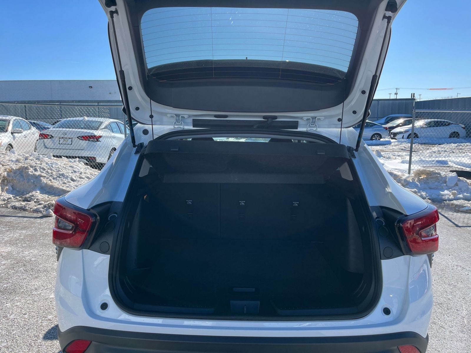 Used 2025 Chevrolet Trax LT image 31