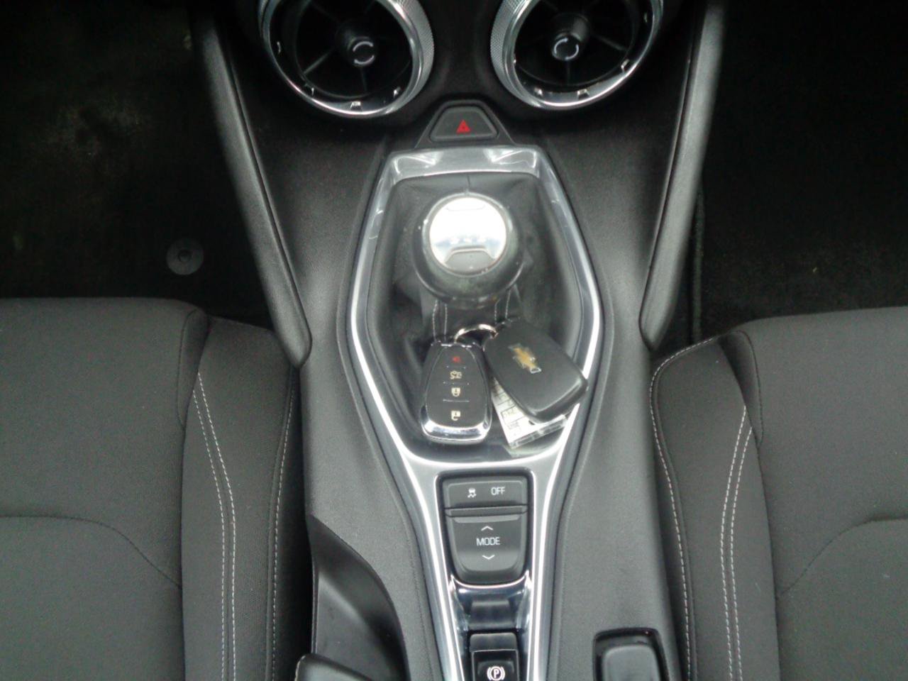 Used 2017 Chevrolet Camaro LT RWD image 9