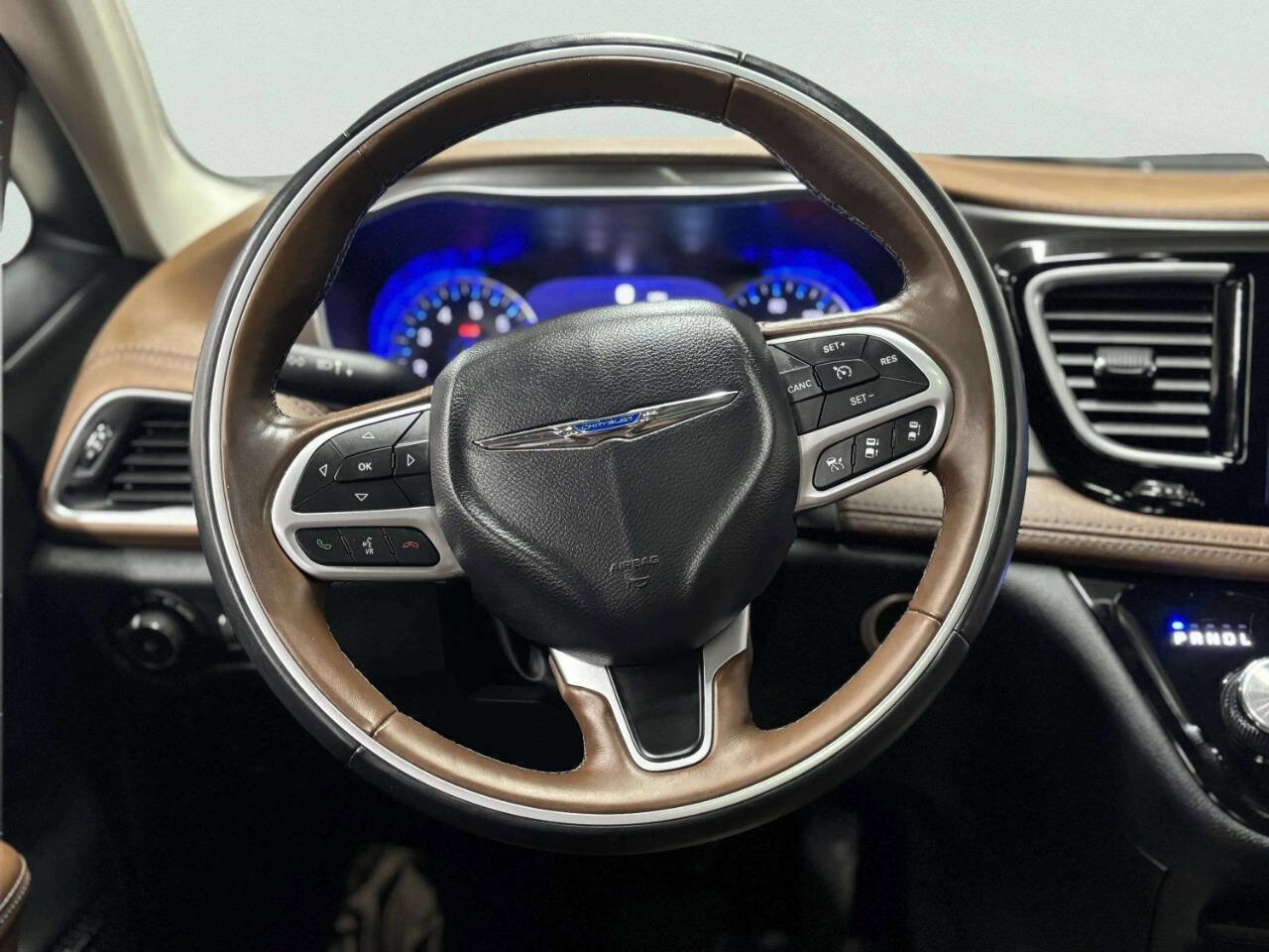 Used 2017 Chrysler Pacifica Limited image 52