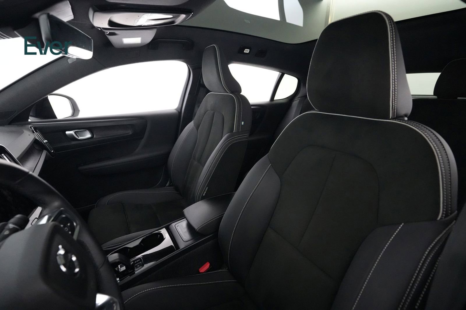 Used 2023 Volvo C40 P8 Recharge Plus AWD/4WD image 4