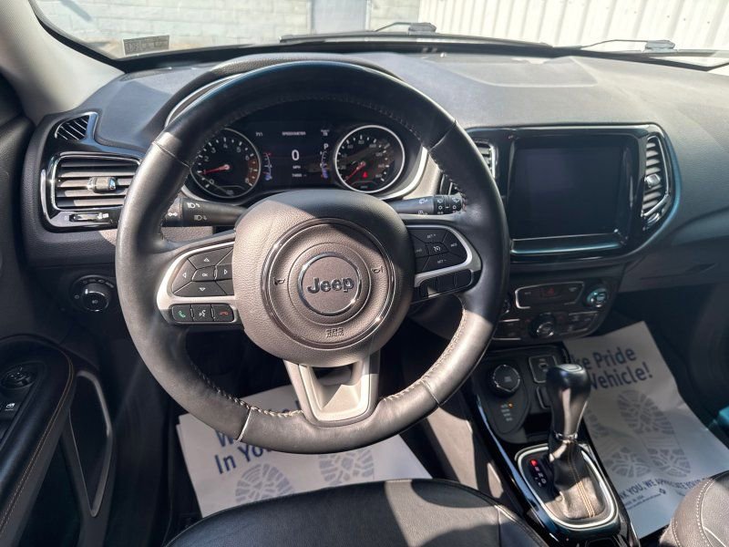 Used 2018 Jeep Compass Limited w/ Navigation Group AWD/4WD image 19