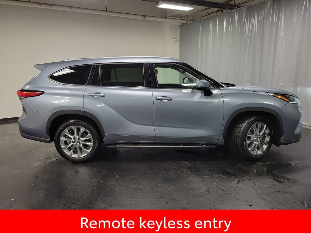 Used 2023 Toyota Highlander Limited image 9