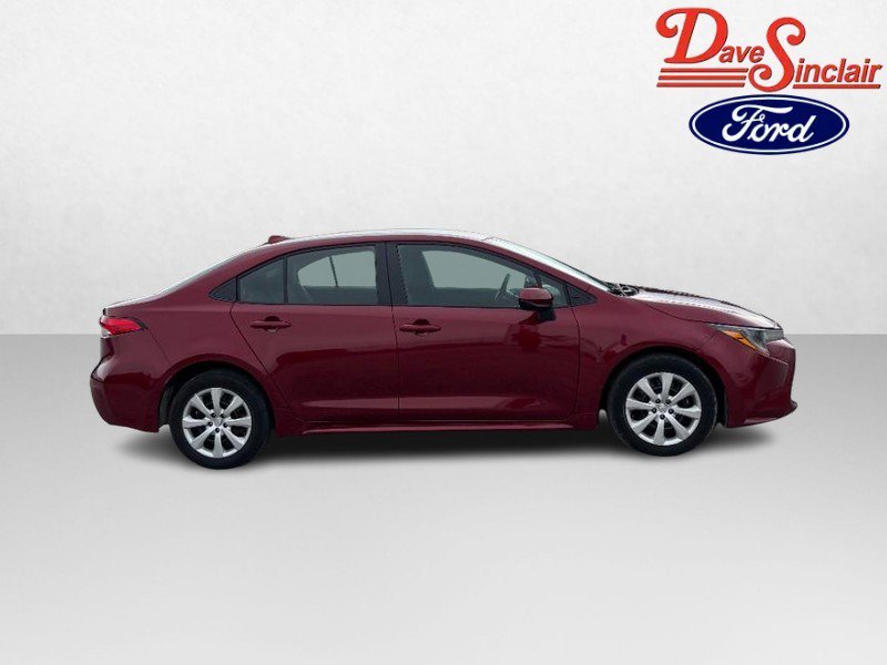 Used 2025 Toyota Corolla LE FWD image 5