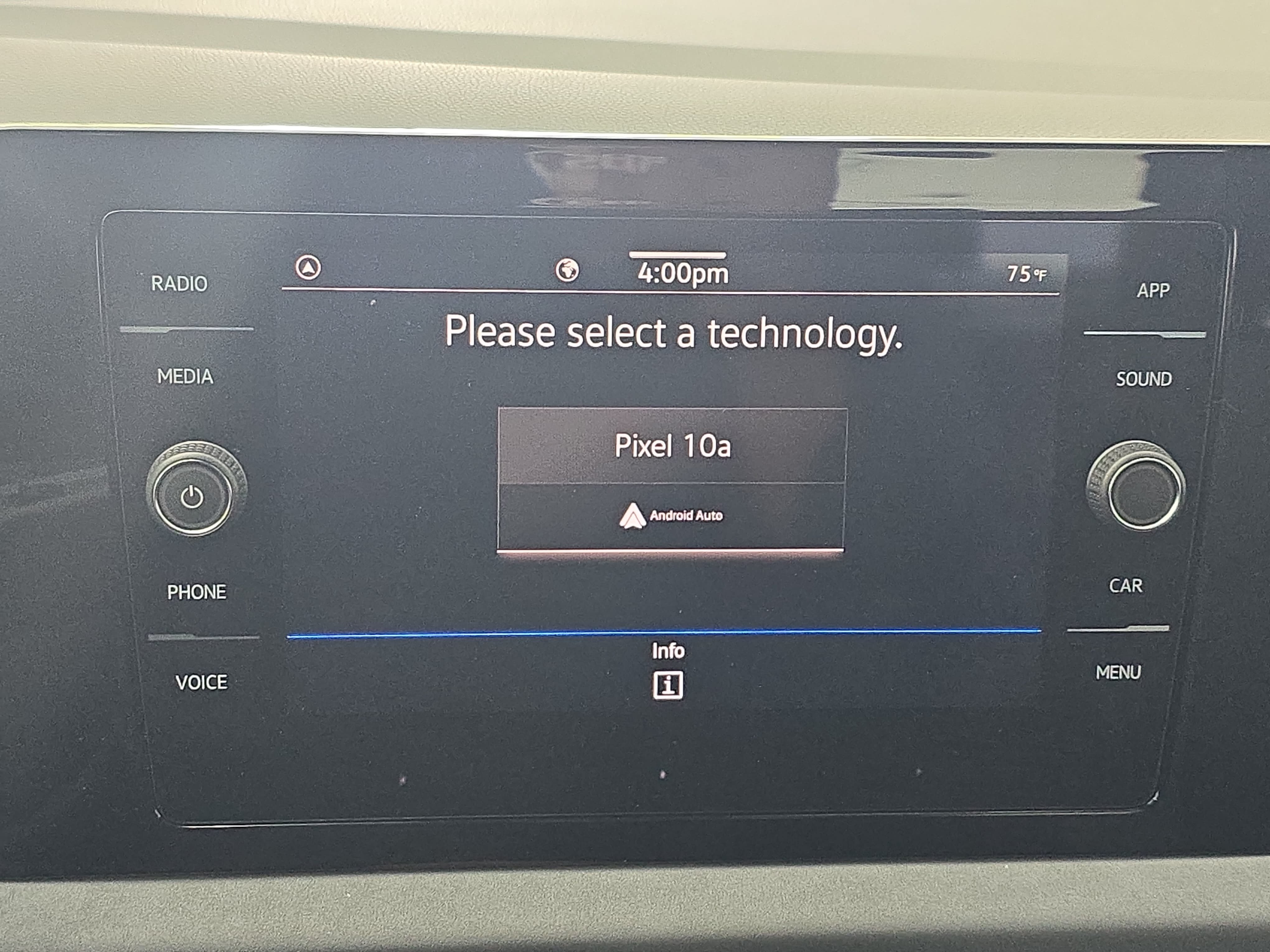 Certified 2025 Volkswagen Jetta SE FWD image 22