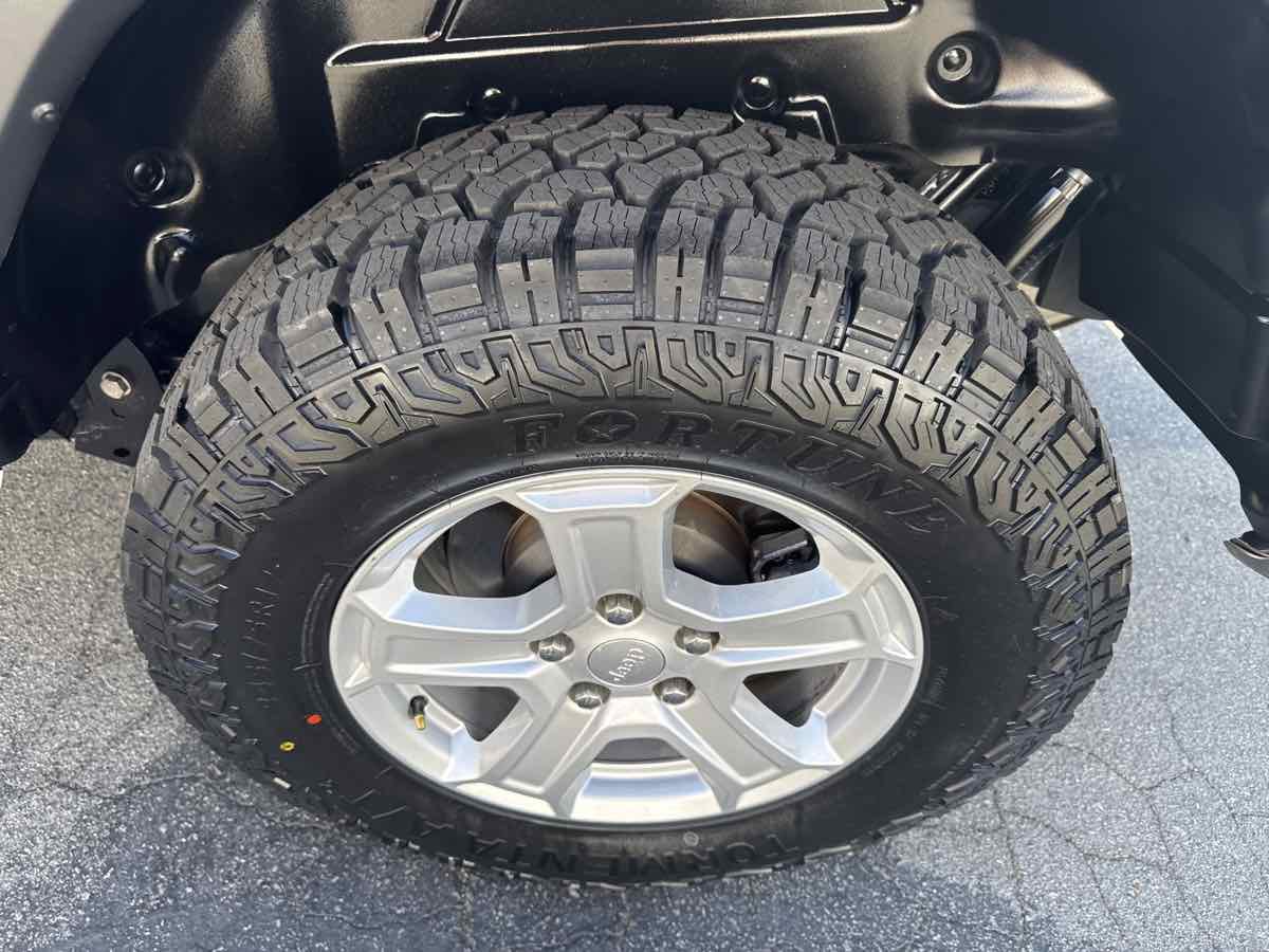 Used 2018 Jeep Wrangler Unlimited Sport S AWD/4WD image 17