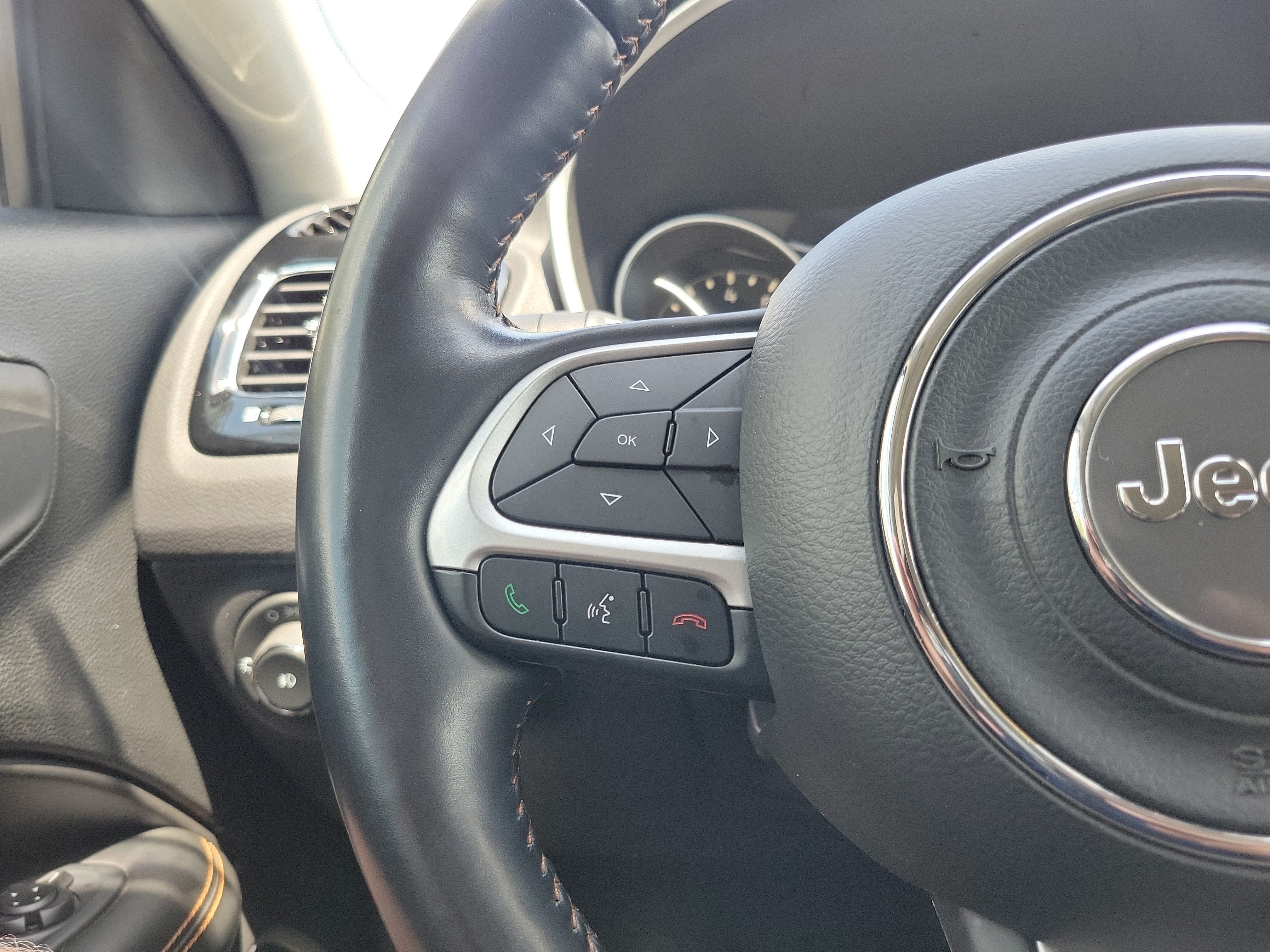 Used 2021 Jeep Compass Limited AWD/4WD image 23