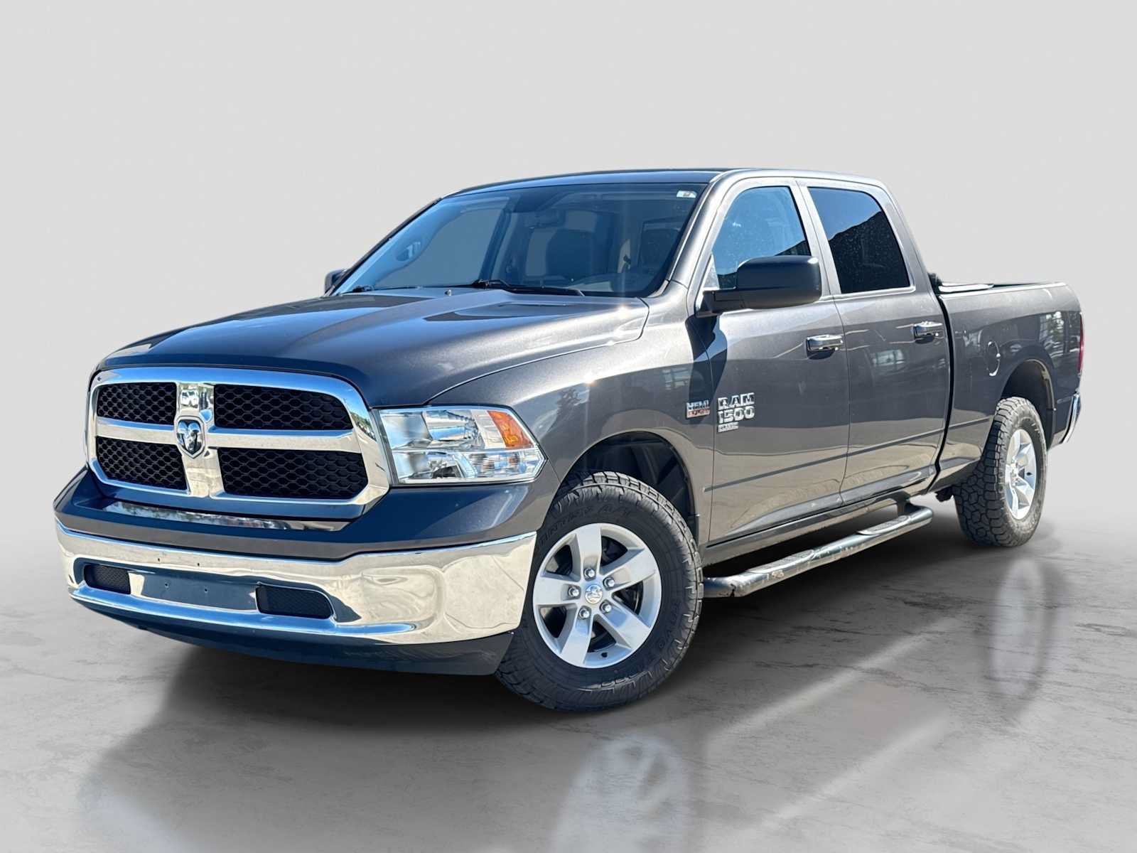 Used 2019 RAM 1500 Classic SLT AWD/4WD image 1