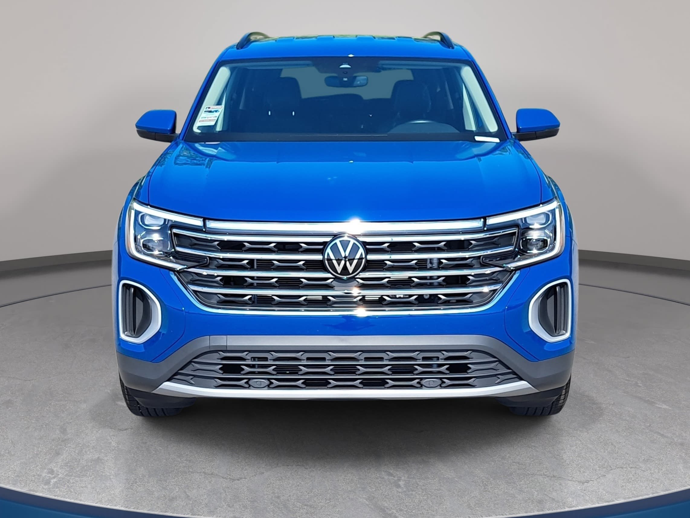 Used 2026 Volkswagen Atlas SE FWD image 2