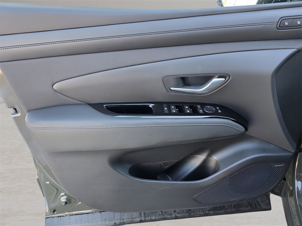 Used 2025 Hyundai Santa Cruz Limited image 17