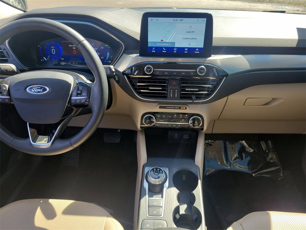 Used 2022 Ford Escape Titanium image 17