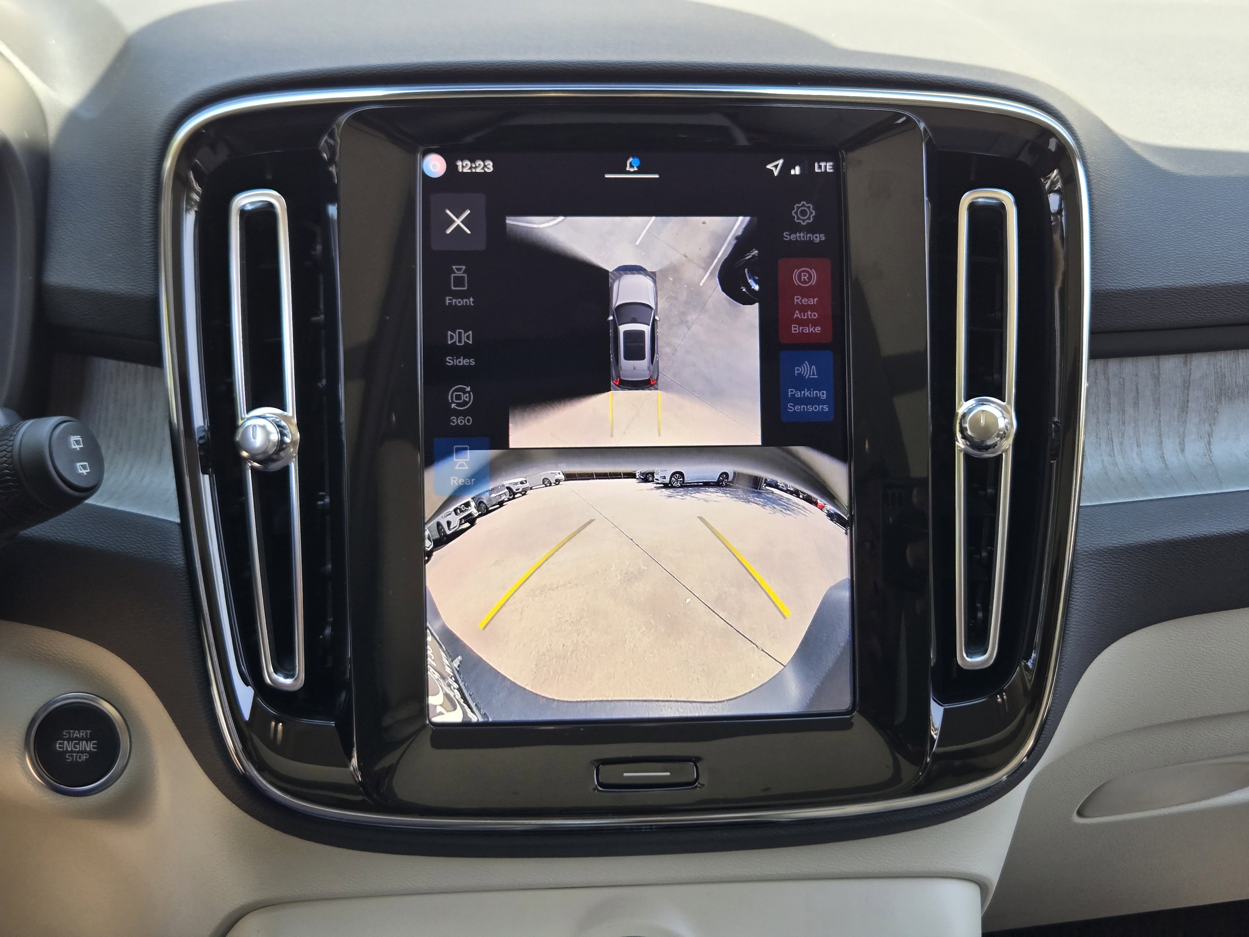 New 2026 Volvo XC40 B5 Plus w/ Protection Package Premier image 21