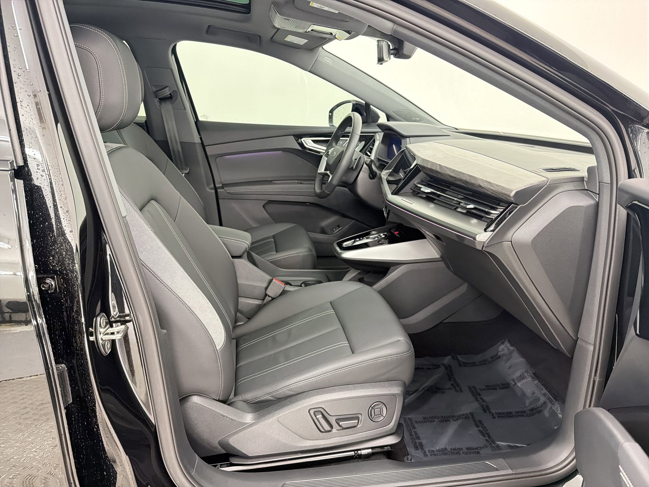 Used 2025 Audi Q4 e-tron Premium Plus w/ Premium Plus image 26
